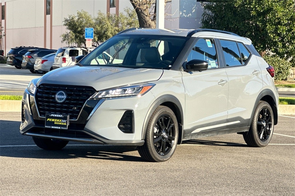 2024 Nissan Kicks SR