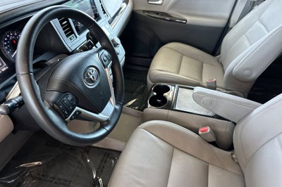 2017 Toyota Sienna XLE 8 Passenger
