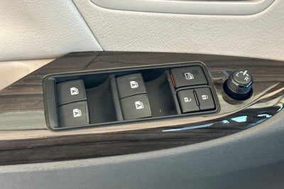 2017 Toyota Sienna XLE 8 Passenger