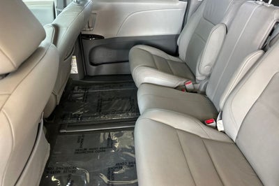 2017 Toyota Sienna XLE 8 Passenger