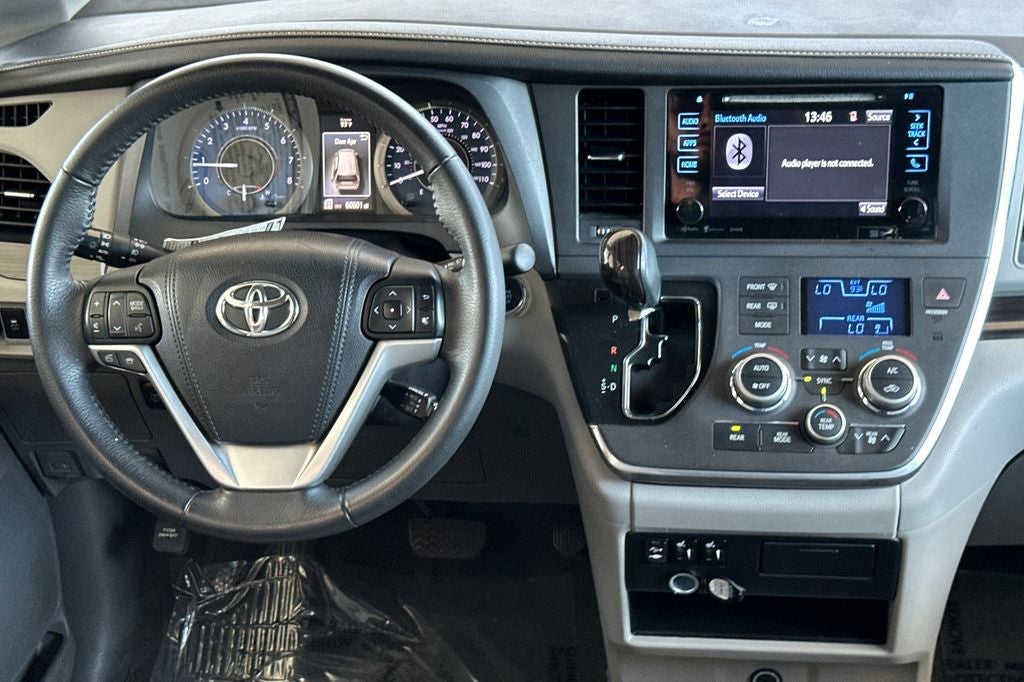 2017 Toyota Sienna XLE 8 Passenger