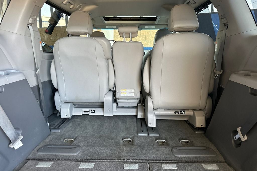2017 Toyota Sienna XLE 8 Passenger