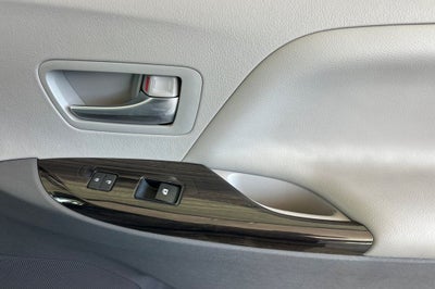 2017 Toyota Sienna XLE 8 Passenger