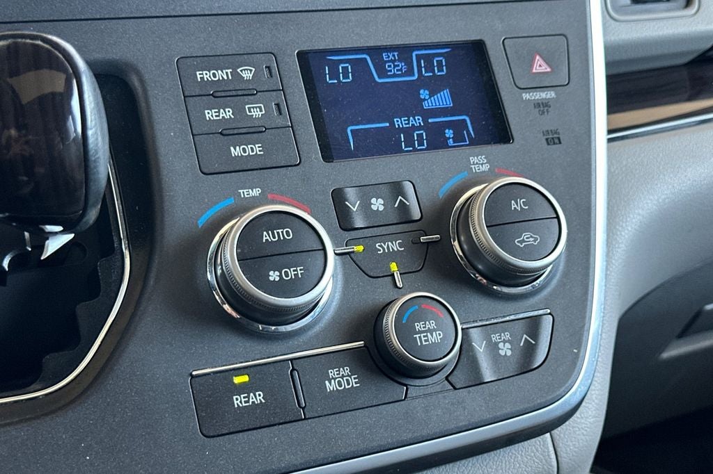 2017 Toyota Sienna XLE 8 Passenger