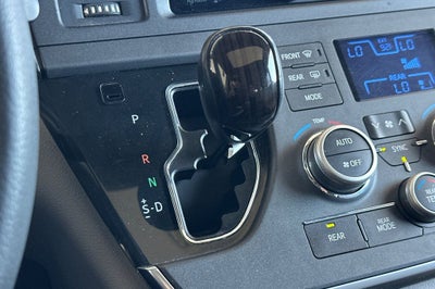 2017 Toyota Sienna XLE 8 Passenger