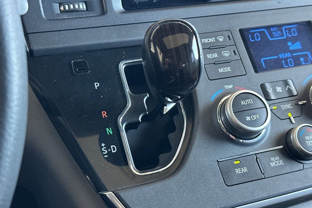 2017 Toyota Sienna XLE 8 Passenger