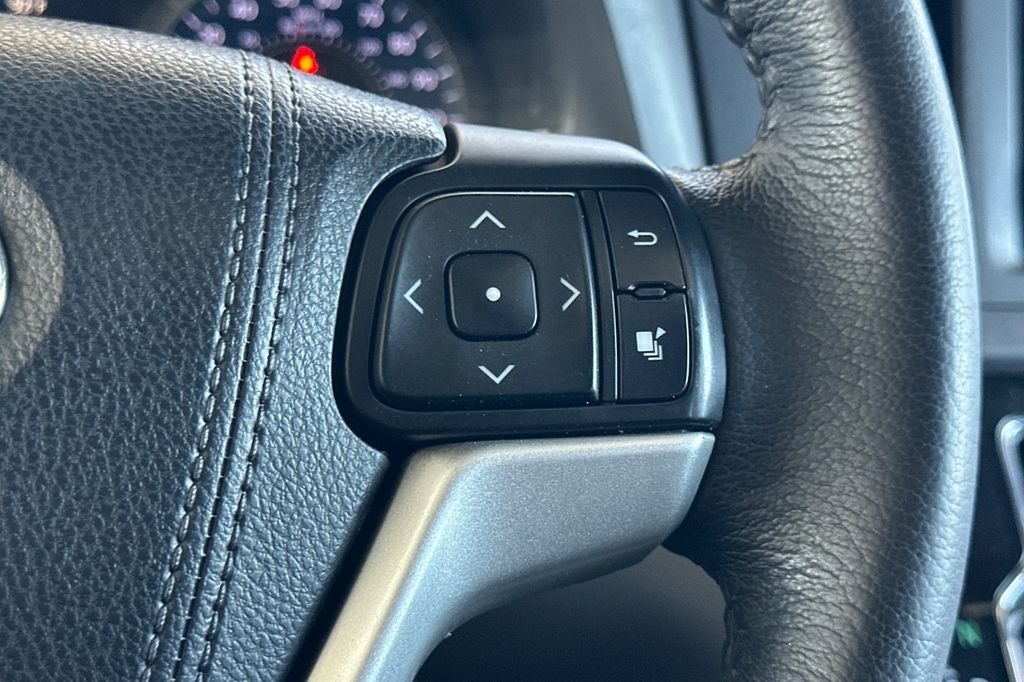 2017 Toyota Sienna XLE 8 Passenger