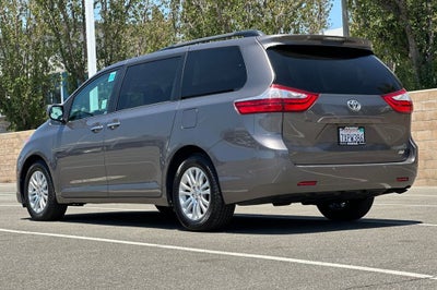 2017 Toyota Sienna XLE 8 Passenger