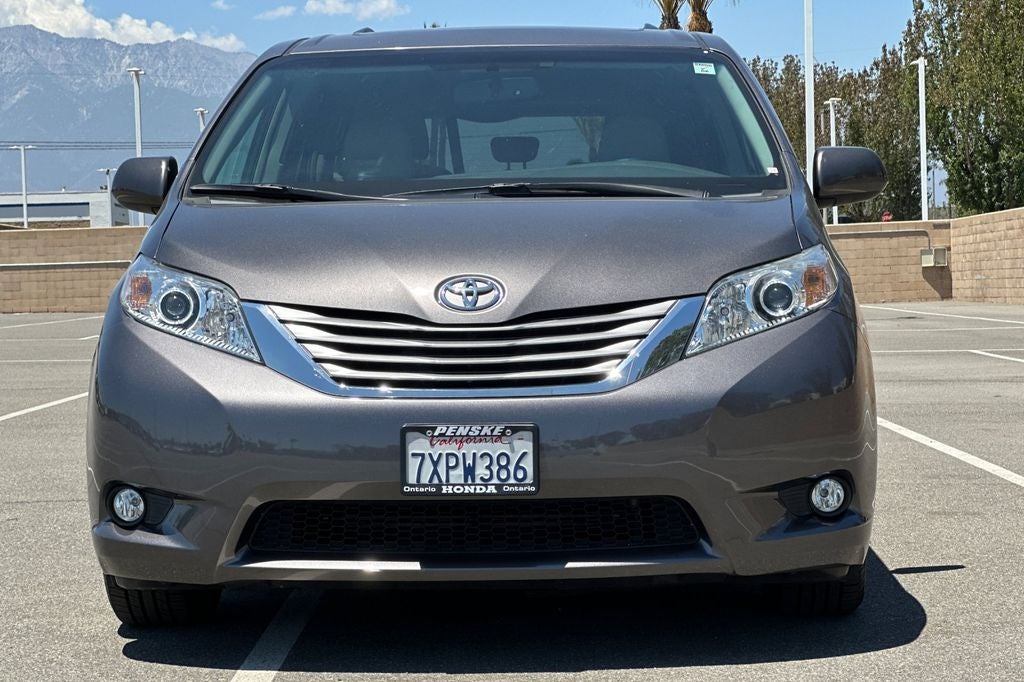 2017 Toyota Sienna XLE 8 Passenger