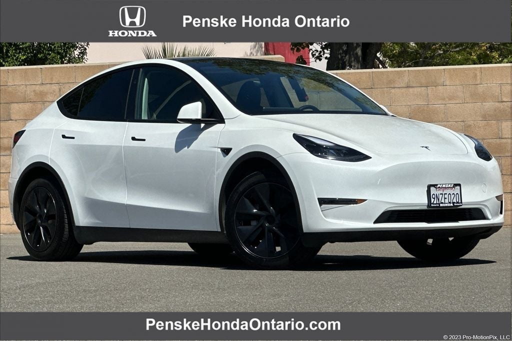 2024 Tesla Model Y Long Range Rear Wheel Drive's photo